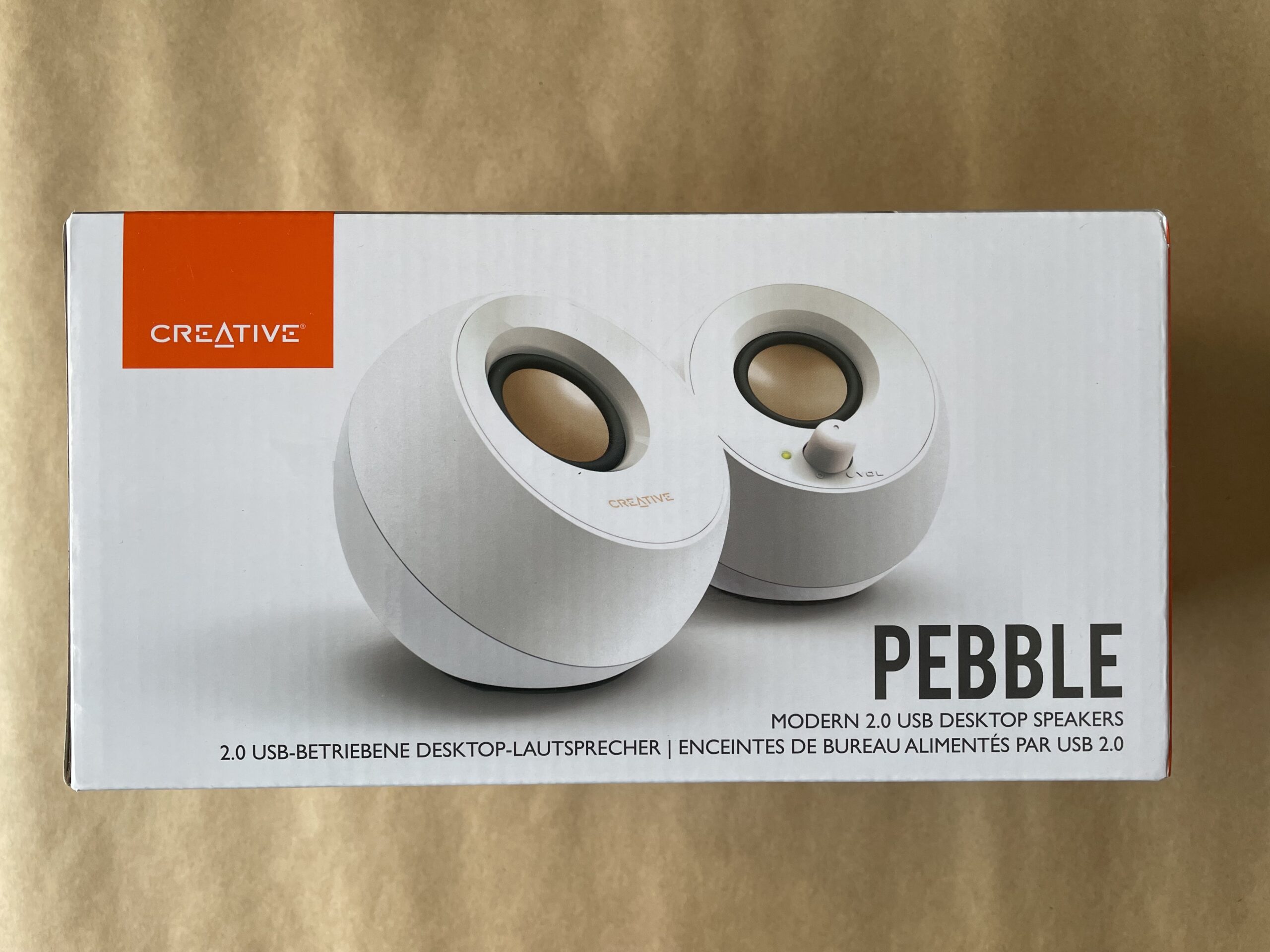 卓上スピーカー creative pebbleのパッケージ画像