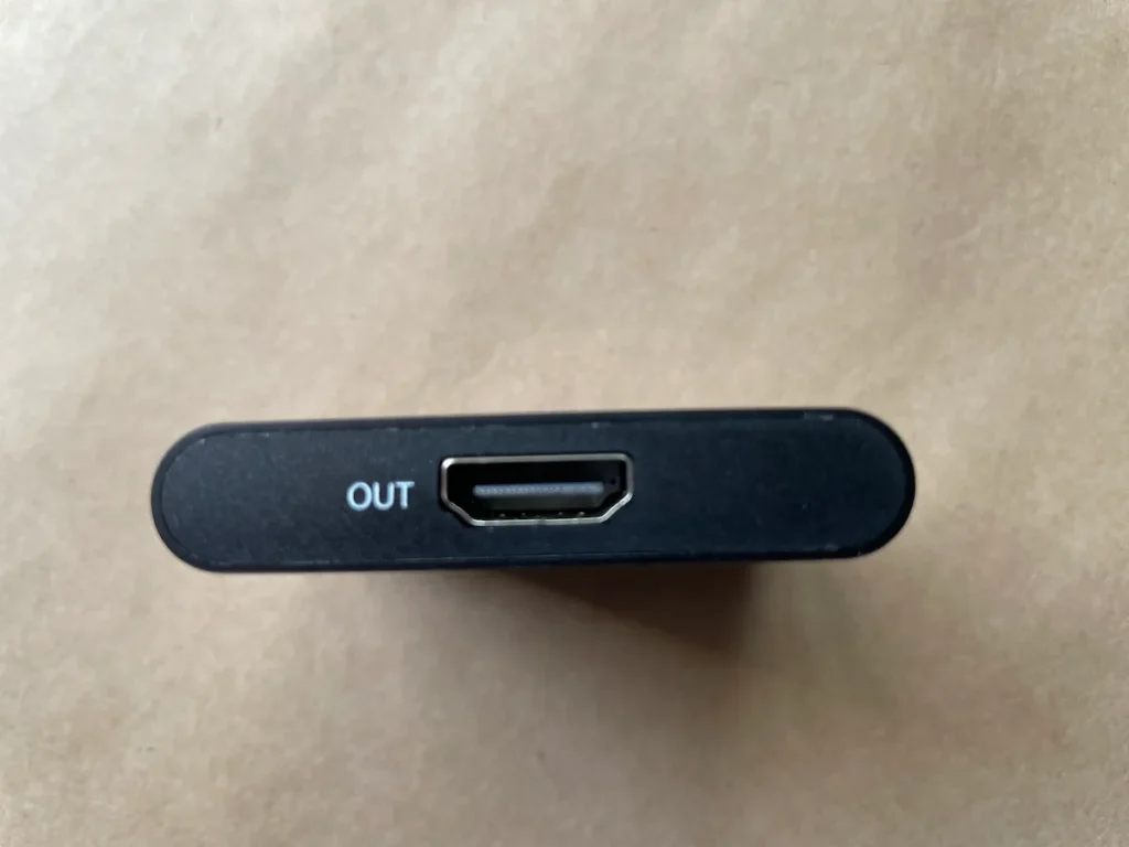 ELECOM ULTRA HIGH SPEED対応 HDMI切替機本体のOUT側の外観